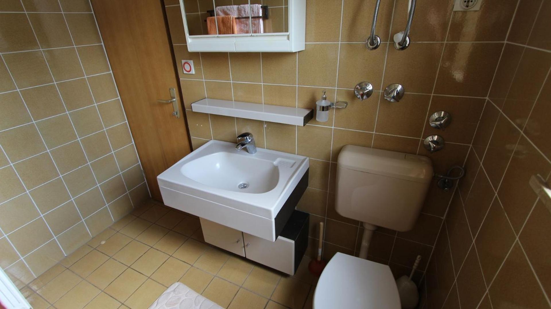 Apartment Studio Ljutic Малинска Экстерьер фото